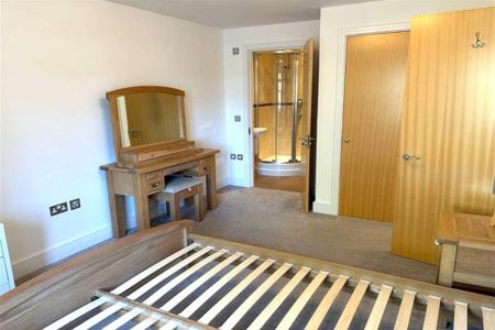 2 bedroom flat to rent - Photo 4