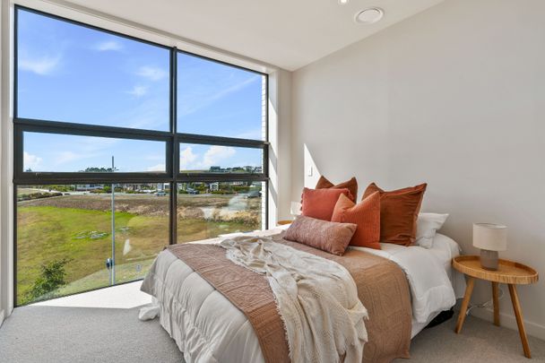 Stylish two- bedroom Long Bay Apartment ! - Photo 1