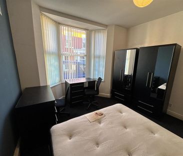 1 bedroom in a house share to rent - Photo 6