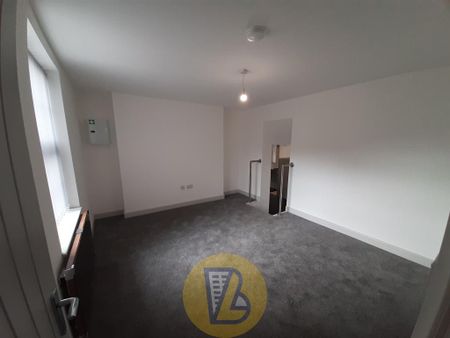 1 bedroom block of apartments to rent - Photo 4