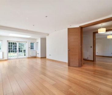 5 bedroom detached house to rent - Photo 4