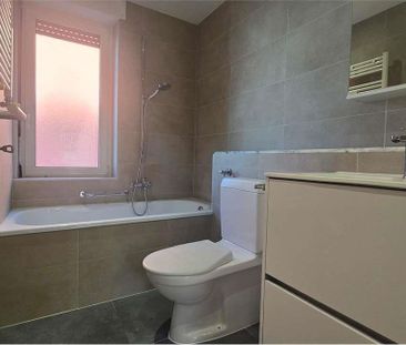 Three-room apartment in the center of Chiasso, first floor - Photo 2