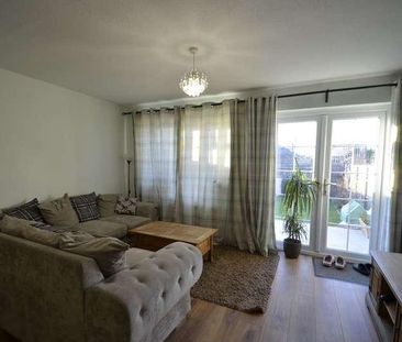 Wentworth Close, Ashford, TW15 - Photo 2