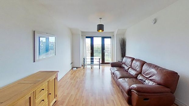 3 bedroom flat to rent - Photo 1