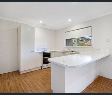 Charming Villa for Rent in Prime Berry Location - Photo 2