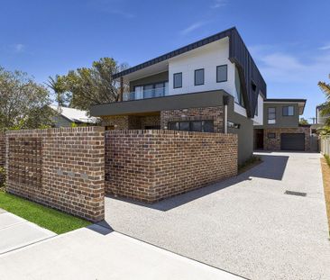 Near New Free Standing Townhouse - Photo 5