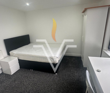 4 bedroom terraced house to rent - Photo 2