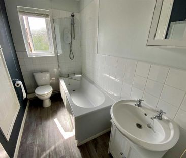 2 bedroom semi-detached house to rent - Photo 5