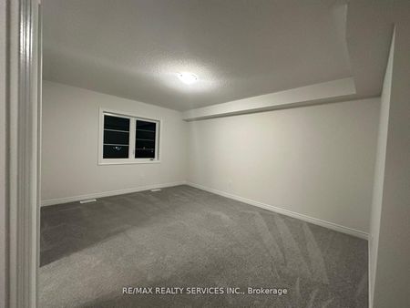 For Lease - 93 Air Dancer Crescent, Oshawa, Ontario - Photo 4