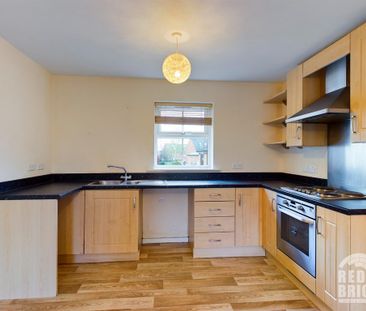 2 bedroom flat to rent - Photo 4