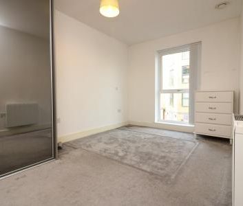 The Embankment, Nash Mills Wharf, Hemel Hempstead, HP3 - Photo 2