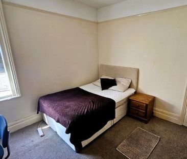 1 bedroom in a house share to rent - Photo 5
