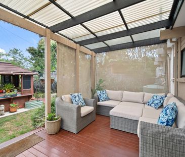 Family Living with beautifully landscaped gardens in a great location - Photo 5