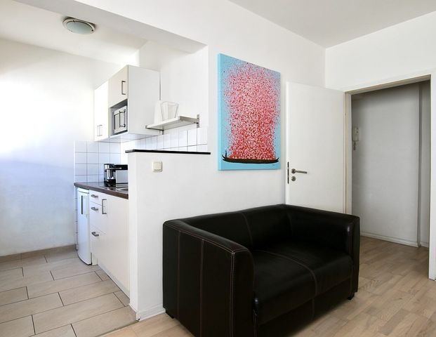 Modern möbliertes Apartment mit Aufzug im Herzen von Köln - Foto 1