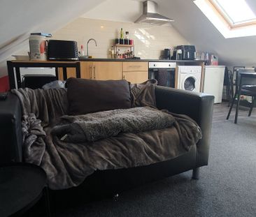 Flat 4, 18 Flora street, Cathays, Cardiff, CF24 4EP - Photo 6