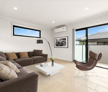 1/52 Newcastle Street, Preston VIC 3072 - Photo 1