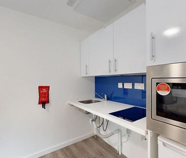 Studio to rent - Photo 2