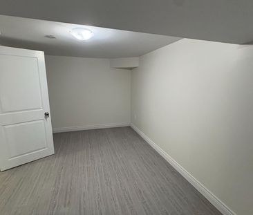 For Lease - 44 Sylvia Street Unit# Basement, Barrie, Ontario - Photo 3