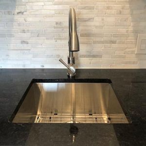 3 1/2 semi-meublé, près centre d'achat et autoroute 20 - Photo 2