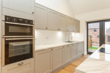 2 bedroom terraced house to rent - Photo 3