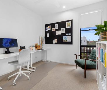 For Lease | Luxury Townhome in Serenity Green Estate, Helensvale - Photo 4