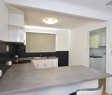 MODERN COMFORT MEETS EVERYDAY CONVENIENCE - WELCOME TO 5/4 LAMINGTO... - Photo 4