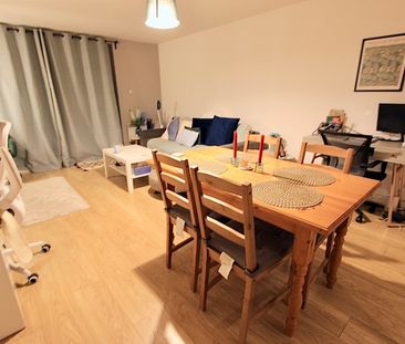 2 Bed Flat, Compass House, SW18 - Photo 3
