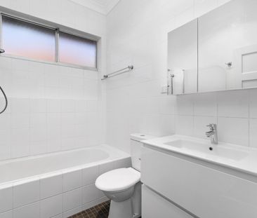 2/18 Hastings Parade, North Bondi NSW 2026 - House For Rent | Domain - Photo 2