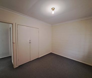 Quaint, Clean 2 Bedroom Unit - Photo 4