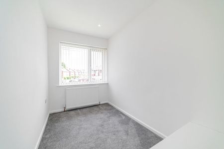 3 bedroom terraced house to rent - Photo 3