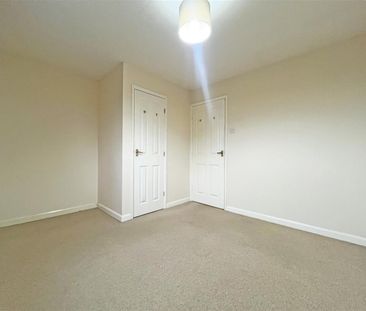 2 bedroom Semi-detached house to rent - Photo 1