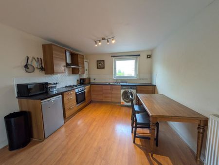 2 bedroom flat to rent - Photo 5