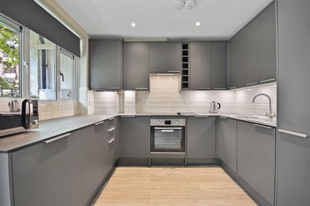 4 bedroom flat to rent - Photo 5