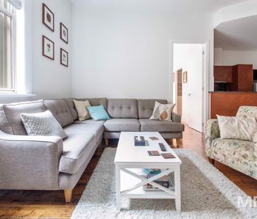 Historic elegance with modern comfort - Photo 2