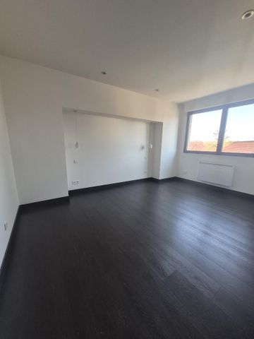 Location Appartement 4 pièces 217m² BEAUVOIS EN CAMBRESIS 59157 - Photo 2