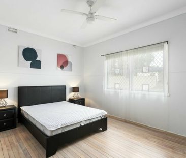 Tidy 2 Bedroom Unit - Photo 2