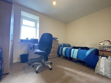 Adamsdown Church, Adamsdown Square - Photo 2