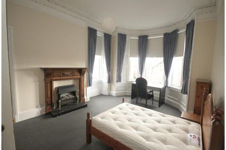 4 bed third floor flat for rent in Morningside - Photo 5