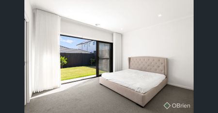 Spacious Modern Family Living in a Prime Clyde North Location - Photo 4