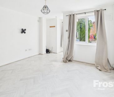 Penn Road, Datchet, Slough,SL3 - Photo 1