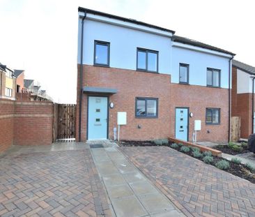 3 bedroom semi-detached house to rent - Photo 6