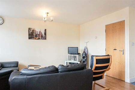 Flat 3b, 21-25 Headingley Ave, Headingley, Leeds, LS6 3EP - Photo 5