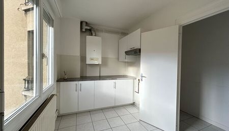 Appartement 2 pièces 42m2 REIMS 610 euros - Photo 2