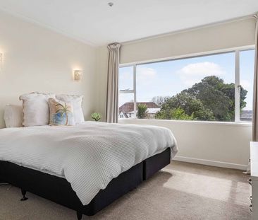 Elevated, quiet and central Remuera - Photo 5