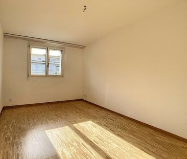 SEHR SCHÖNE ATTIKA 5.5-Zimmer-Wohnung / MAGNIFIQUE ATTIQUE DE 5.5 P... - Foto 4