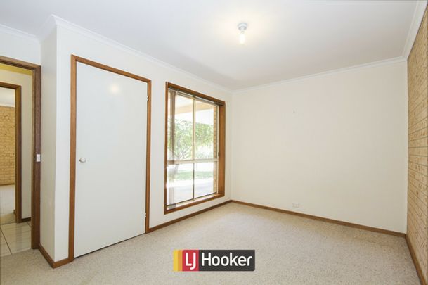 Neat Three Bedroom Townhouse - Photo 1