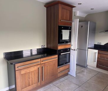 3 bedroom terraced house to rent - Photo 1