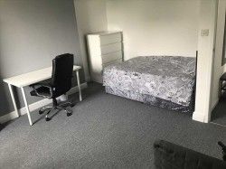 North Road East, Plymouth - Photo 1