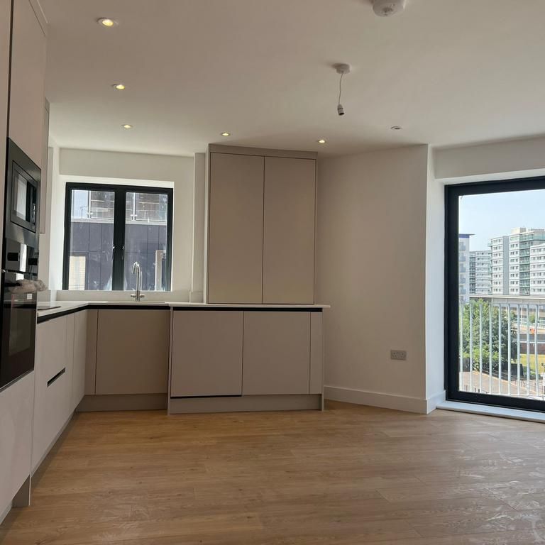 3 bedroom flat to rent - Photo 1