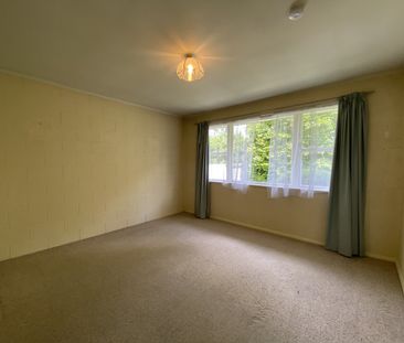 Water Included, No lawn, Spacious 2 Bedroom Unit - Photo 2